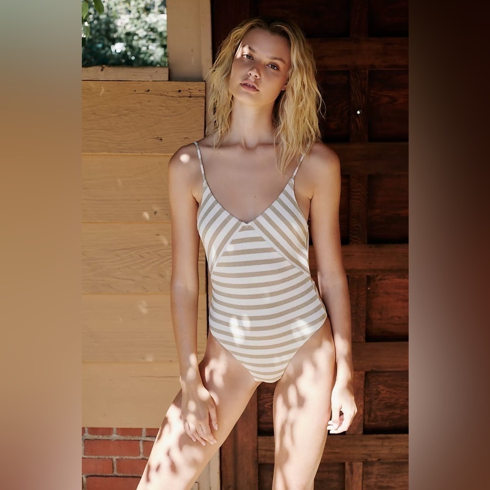 Free People X Spell | Aggy One-Piece Swimsuit Gold‎ & Cream Size Small Vneck